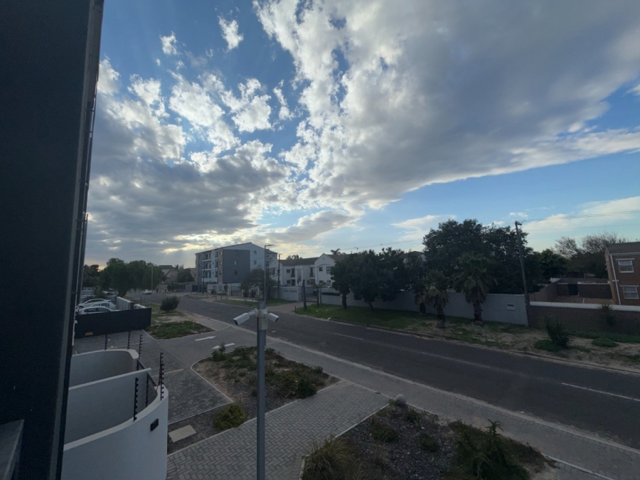 1 Bedroom Property for Sale in Table View Western Cape